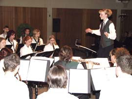 Das Jugend-Orchester unter Leitung von Sylvia Brügel