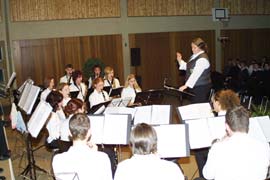 Das Jugend-Orchester unter Leitung von Ilona Gbel