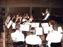 Das Jugend-Orchester unter Leitung von Ilona Gbel